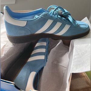 NWT Handball Spezial light blue size 9 women’s